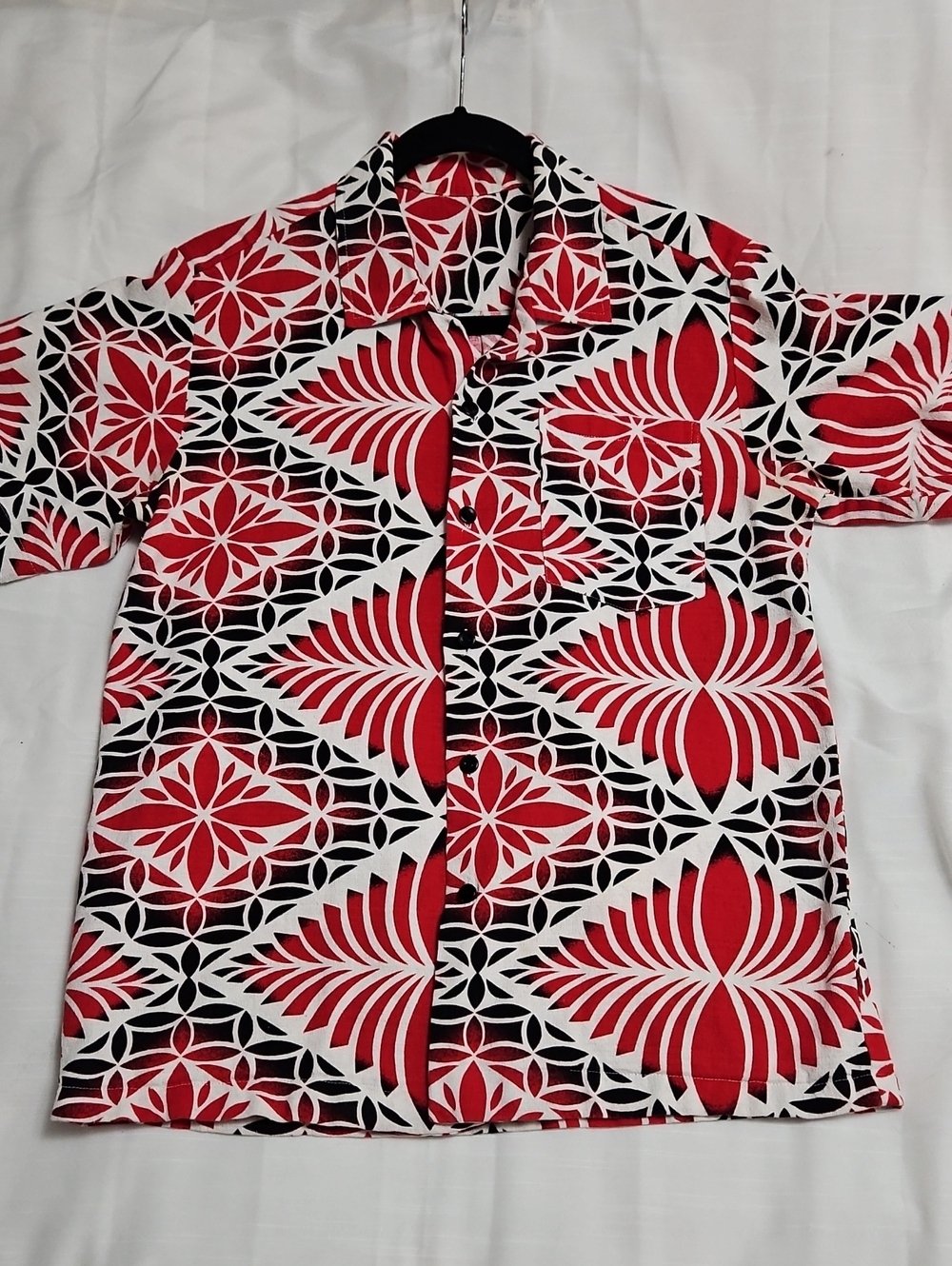Tribal Geometric Print Vintage Barkcloth Hawaiian Shirt Small Red Black White